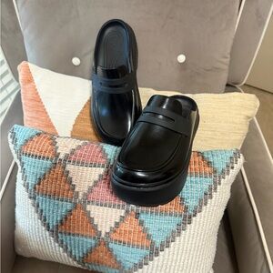 Crocs Stomp Loafers SZ 8W